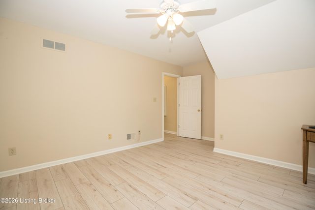 7102 Old Heady Rd, Louisville, KY 40299