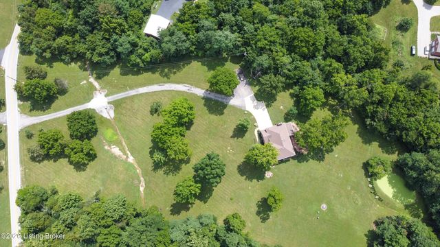 7102 Old Heady Rd, Louisville, KY 40299