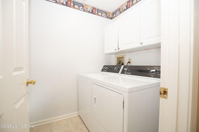 7102 Old Heady Rd, Louisville, KY 40299