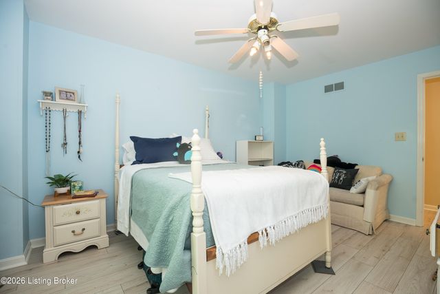 7102 Old Heady Rd, Louisville, KY 40299
