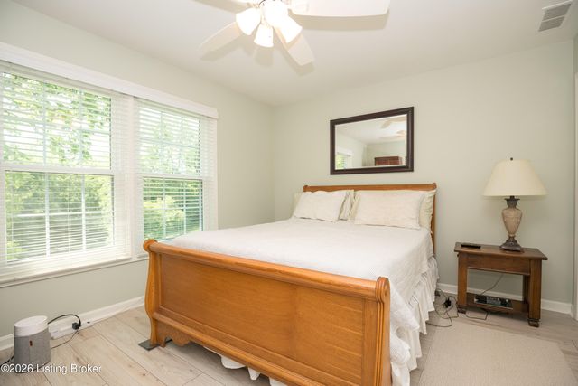 7102 Old Heady Rd, Louisville, KY 40299