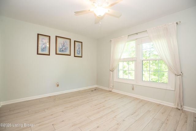 7102 Old Heady Rd, Louisville, KY 40299