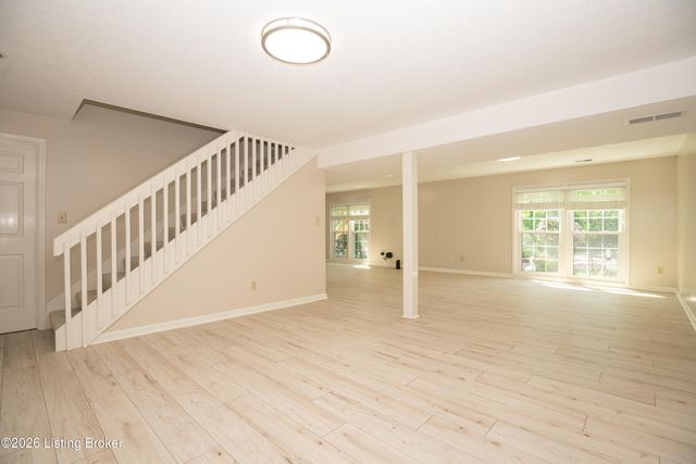7102 Old Heady Rd, Louisville, KY 40299