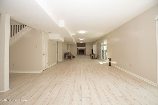 7102 Old Heady Rd, Louisville, KY 40299