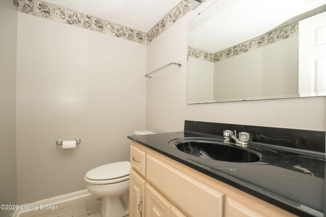 7102 Old Heady Rd, Louisville, KY 40299