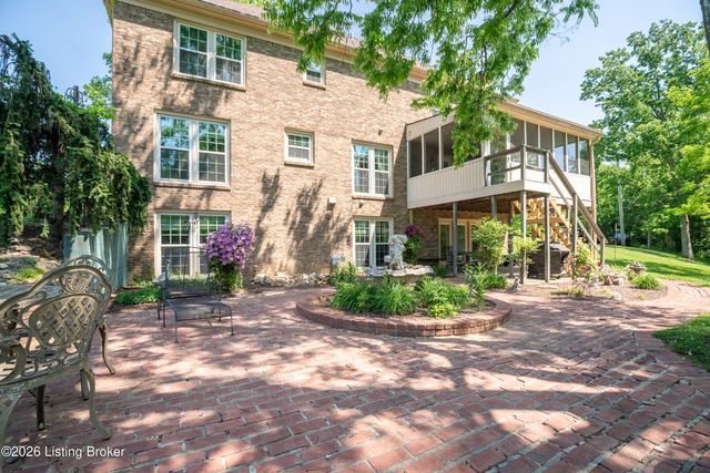 7102 Old Heady Rd, Louisville, KY 40299