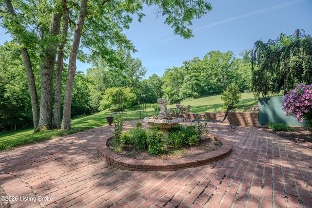 7102 Old Heady Rd, Louisville, KY 40299