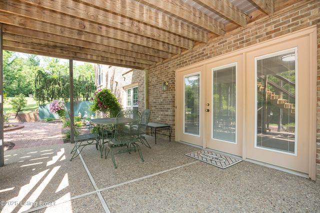 7102 Old Heady Rd, Louisville, KY 40299