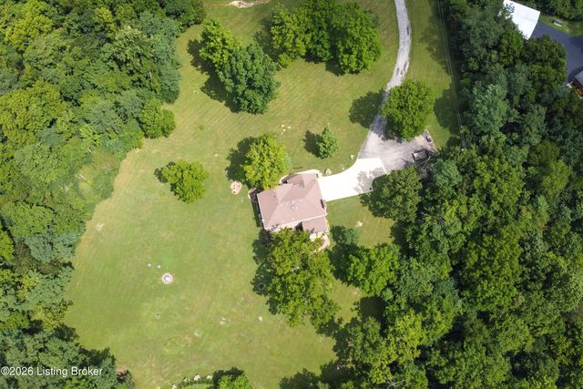 7102 Old Heady Rd, Louisville, KY 40299