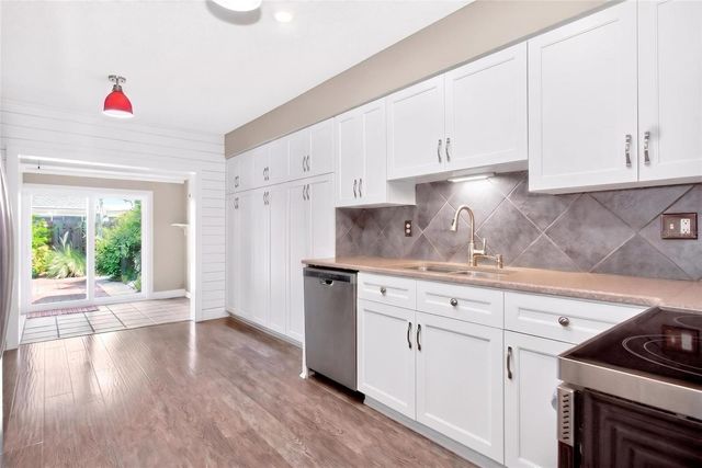 2524 W BROOK LANE, Clearwater, FL 33761