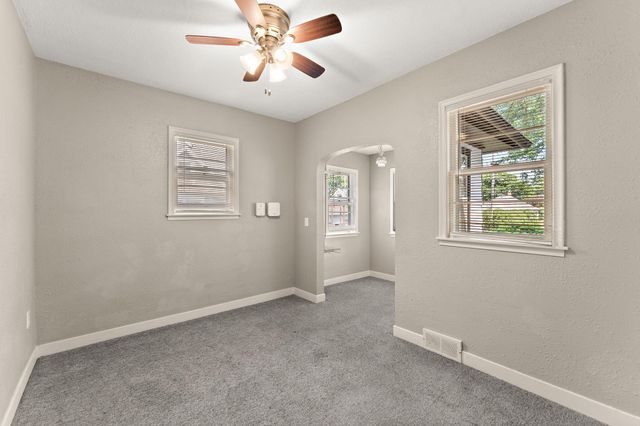 1467 Charles Avenue, Saint Paul, MN 55104