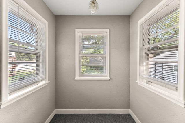 1467 Charles Avenue, Saint Paul, MN 55104