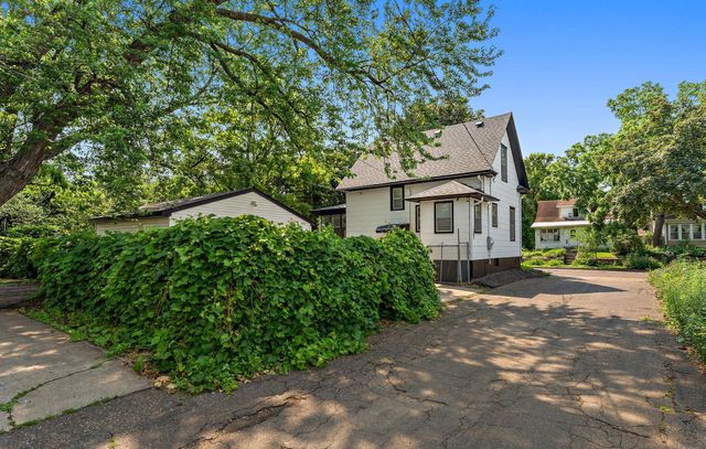1467 Charles Avenue, Saint Paul, MN 55104