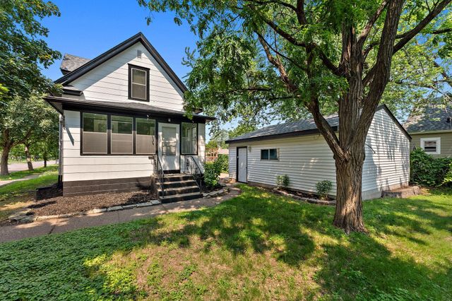 1467 Charles Avenue, Saint Paul, MN 55104