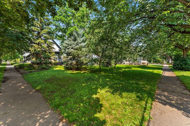1467 Charles Avenue, Saint Paul, MN 55104