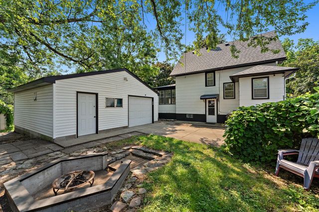 1467 Charles Avenue, Saint Paul, MN 55104