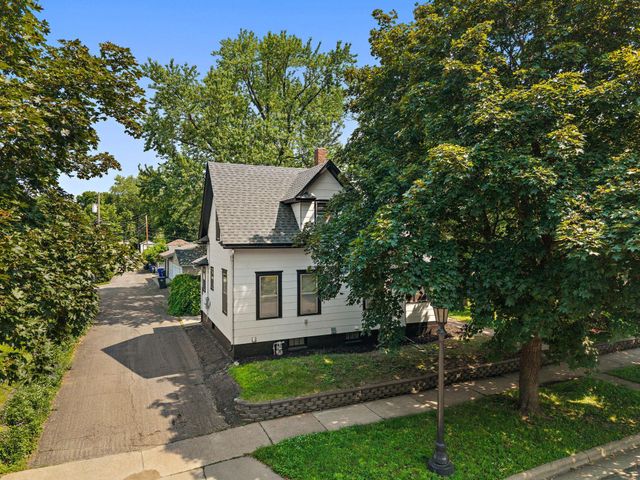 1467 Charles Avenue, Saint Paul, MN 55104