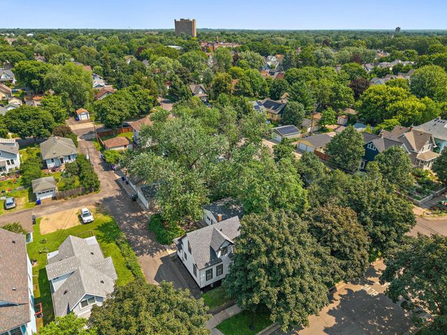 1467 Charles Avenue, Saint Paul, MN 55104