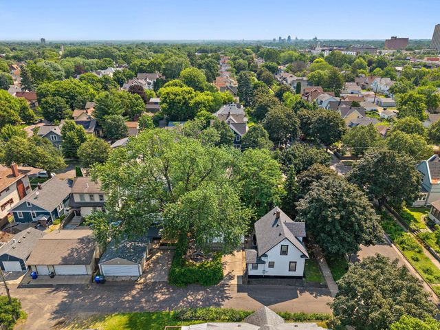 1467 Charles Avenue, Saint Paul, MN 55104