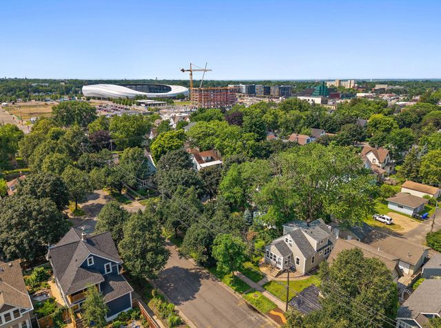 1467 Charles Avenue, Saint Paul, MN 55104