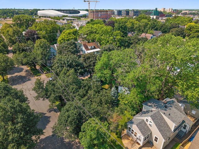 1467 Charles Avenue, Saint Paul, MN 55104