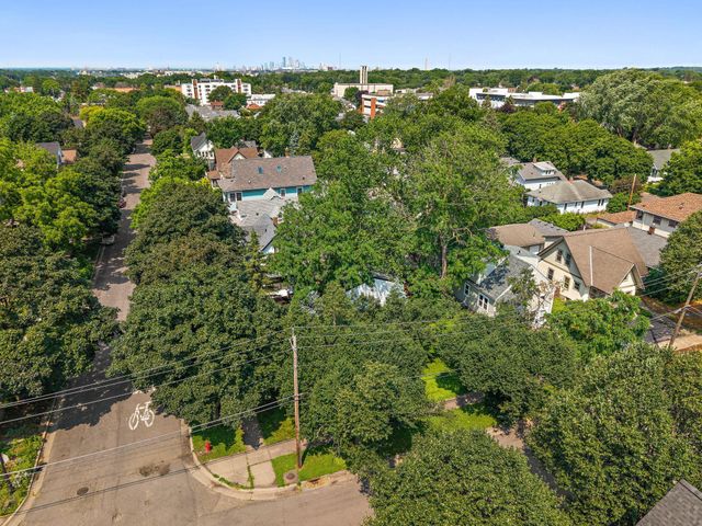 1467 Charles Avenue, Saint Paul, MN 55104
