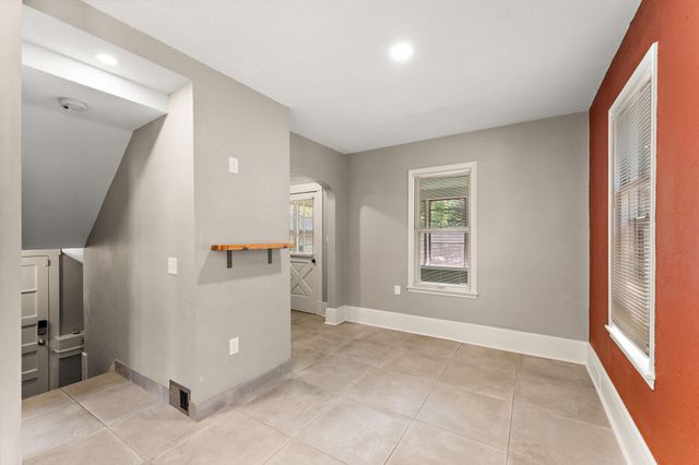 1467 Charles Avenue, Saint Paul, MN 55104