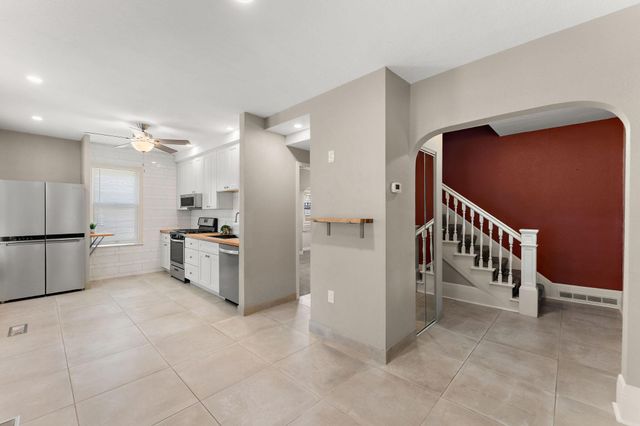 1467 Charles Avenue, Saint Paul, MN 55104