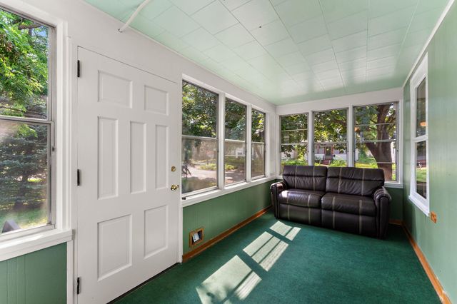 1467 Charles Avenue, Saint Paul, MN 55104