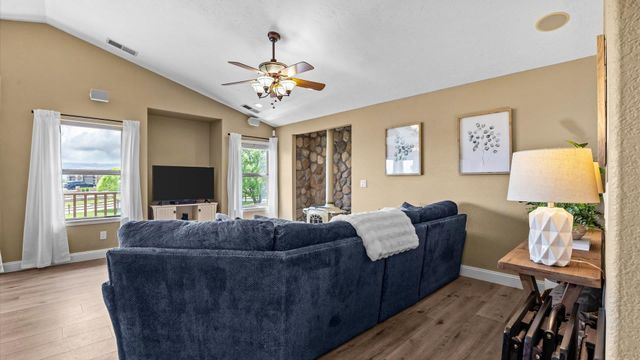 1005 Pritchard Mesa Court, Grand Junction, CO 81505