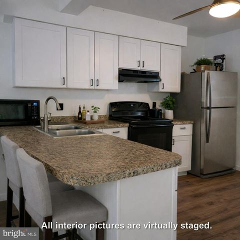 204 SPRINGWOOD DR, Bear, DE 19701