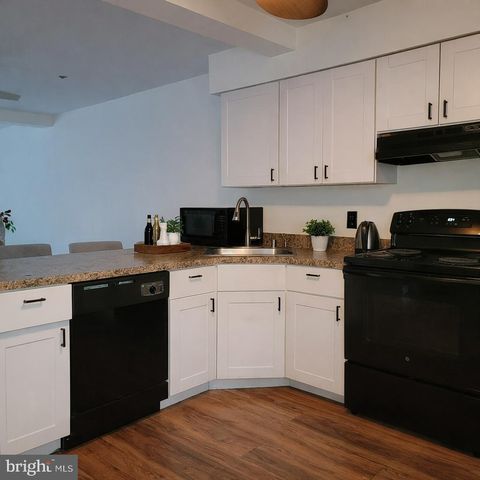 204 SPRINGWOOD DR, Bear, DE 19701