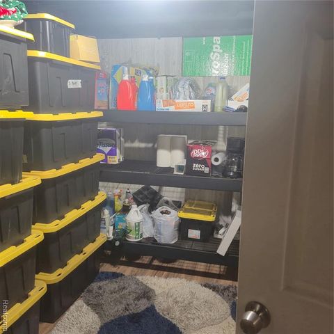 822 Crawford Street, Flint, MI 48507