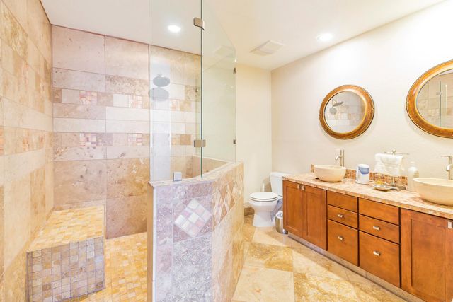 2011 Meadowridge DR B, Austin, TX 78704