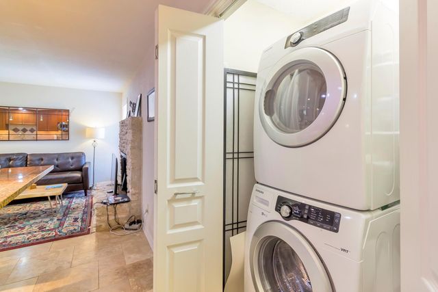 2011 Meadowridge DR B, Austin, TX 78704