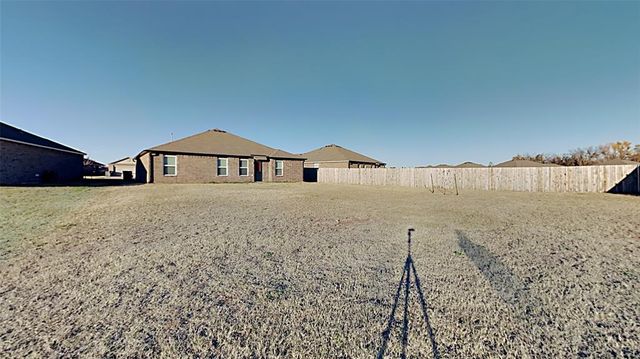 10704 SW 23rd Terrace, Yukon, OK 73099