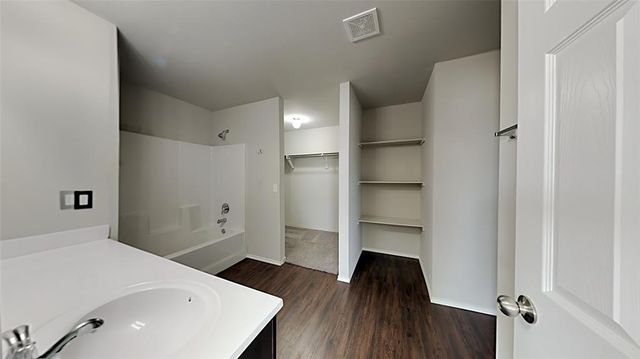 10704 SW 23rd Terrace, Yukon, OK 73099