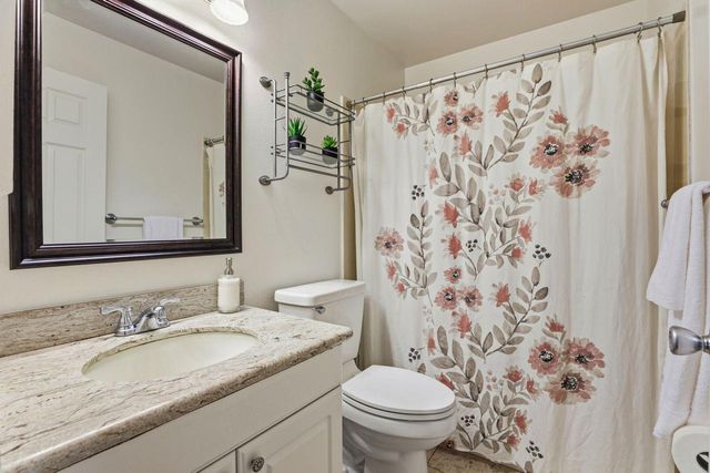 8998 Alderson Ave, Sacramento, CA 95826