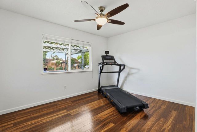 8998 Alderson Ave, Sacramento, CA 95826