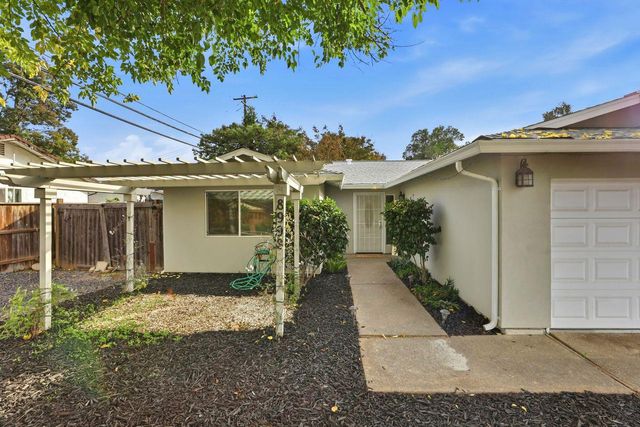 8998 Alderson Ave, Sacramento, CA 95826