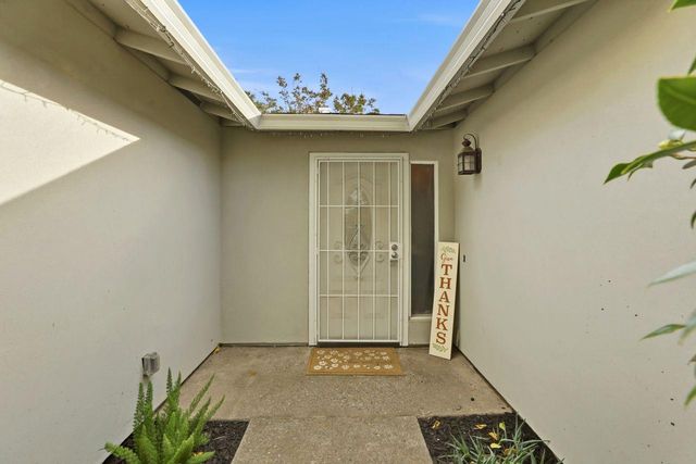 8998 Alderson Ave, Sacramento, CA 95826