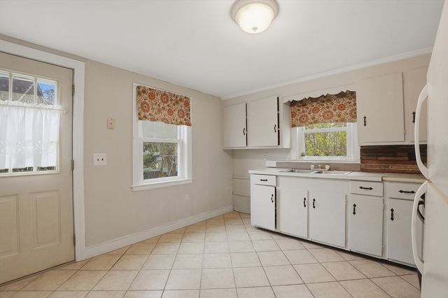 117 Pine St, Holbrook, MA 02343