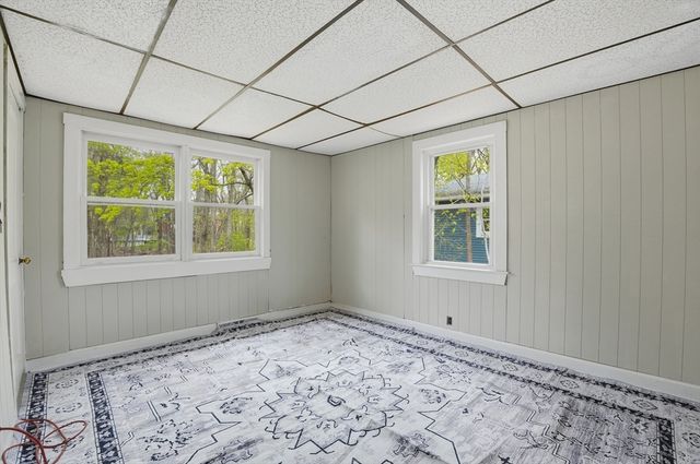 117 Pine St, Holbrook, MA 02343
