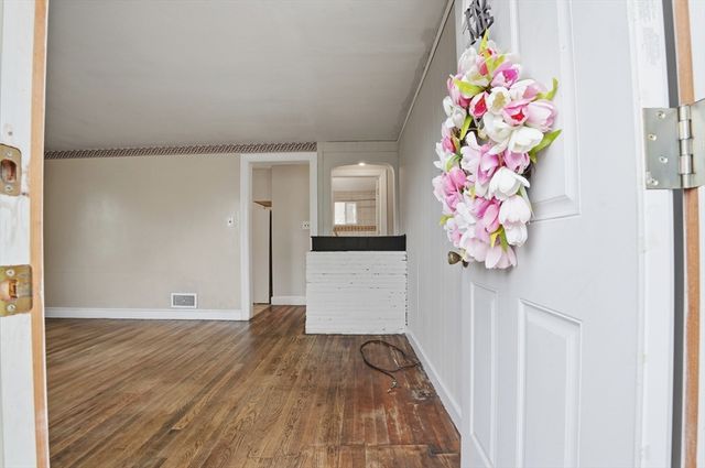 117 Pine St, Holbrook, MA 02343