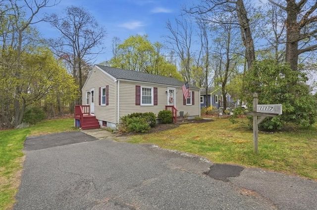 117 Pine St, Holbrook, MA 02343
