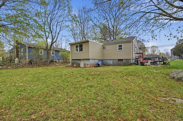 117 Pine St, Holbrook, MA 02343