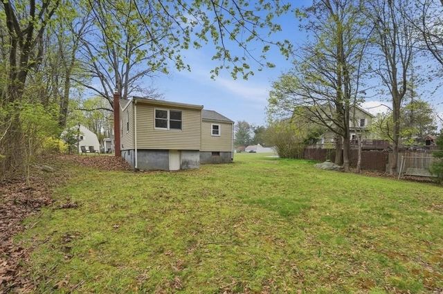 117 Pine St, Holbrook, MA 02343