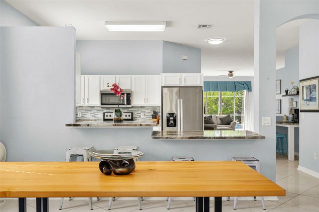 208 TROON CIRCLE, Davenport, FL 33897