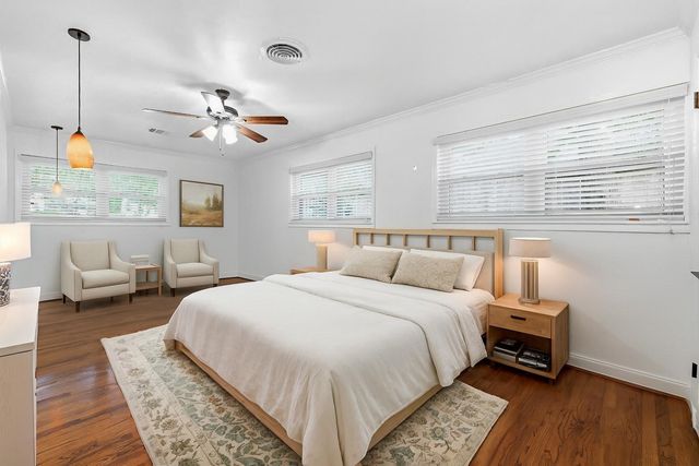 1320 Woodvine Drive, Houston, TX 77055