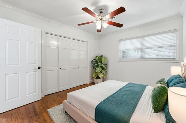 1320 Woodvine Drive, Houston, TX 77055